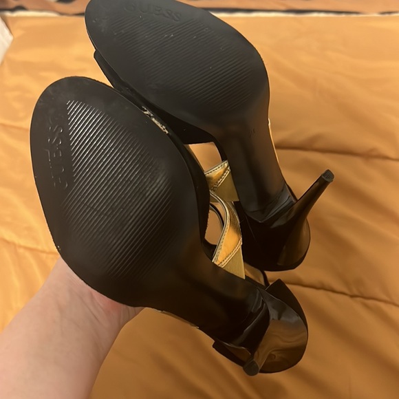 Guess Black Suede Metallic Gold GWPAINTER Shoes Size 8M - Picture 7 of 8